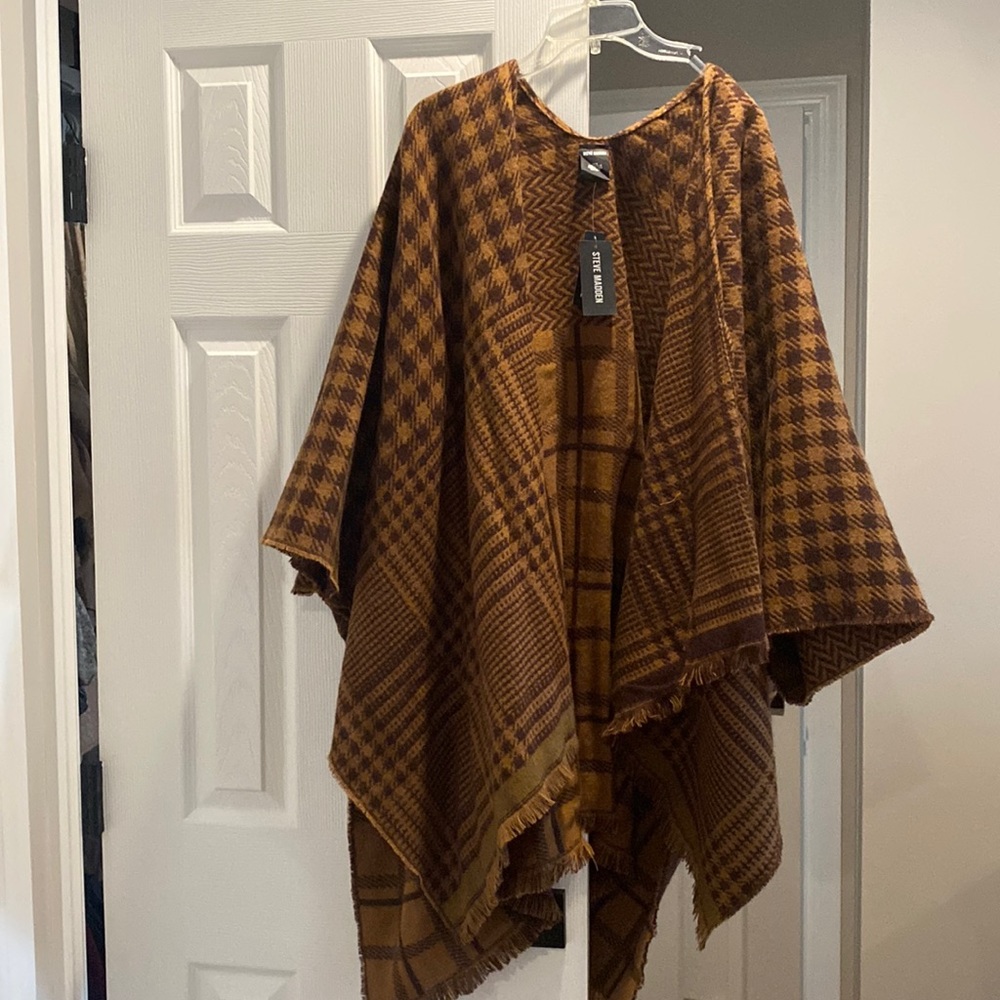 Steve Madden Reversible Cape